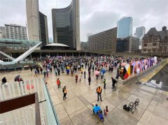 多伦多市政广场亚裔大游