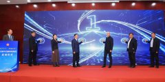 https://www.chinanews.app/uploads/allimg/230422/1-2304220TU0625-lp.jpg